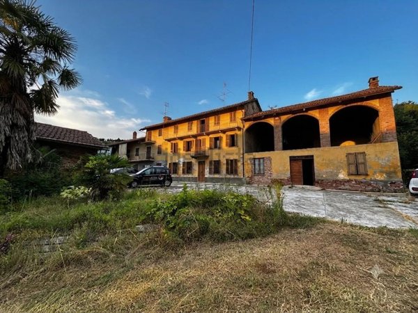 casale in vendita a San Damiano d'Asti in zona Vascagliana