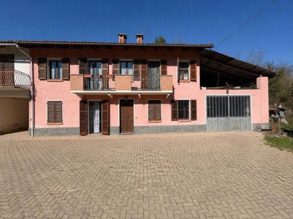 casale in vendita a San Damiano d'Asti