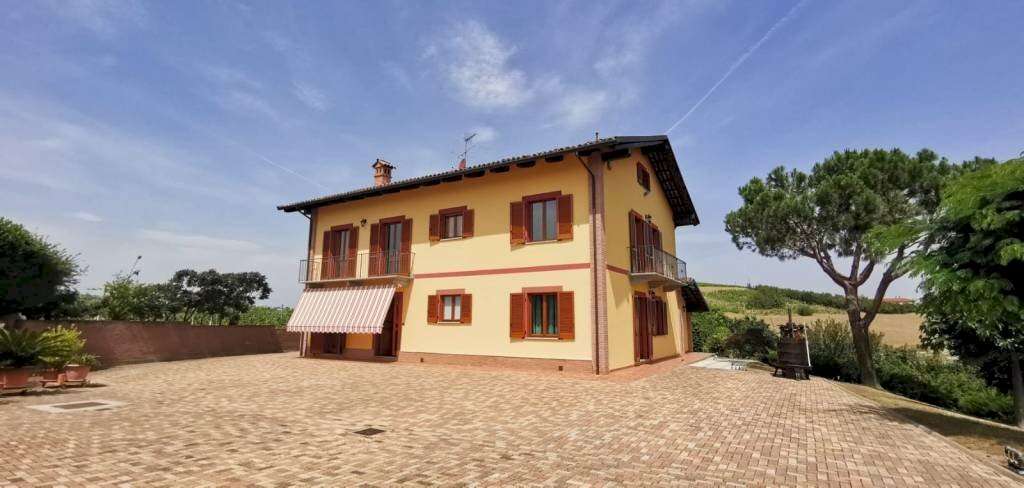 casa indipendente in vendita a San Marzano Oliveto