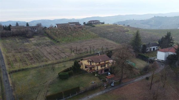 casa indipendente in vendita a San Marzano Oliveto