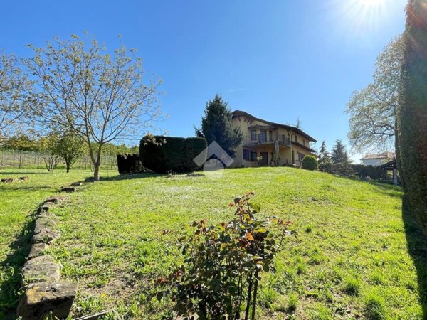 casa indipendente in vendita a San Marzano Oliveto