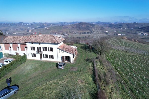 casa indipendente in vendita a San Marzano Oliveto