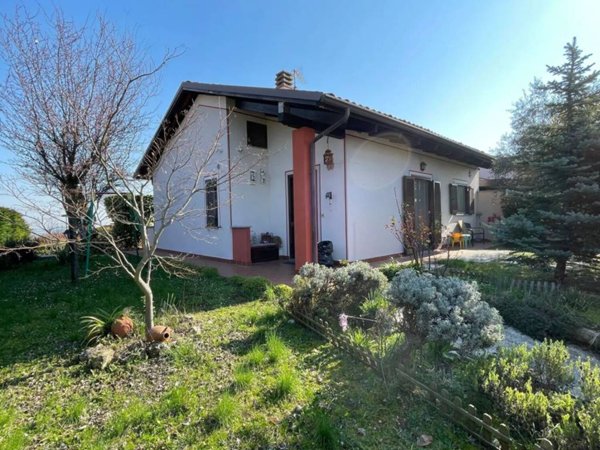 casa indipendente in vendita a San Marzano Oliveto