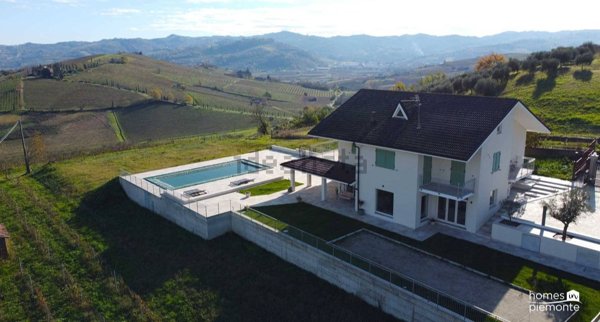 casa indipendente in vendita a San Marzano Oliveto