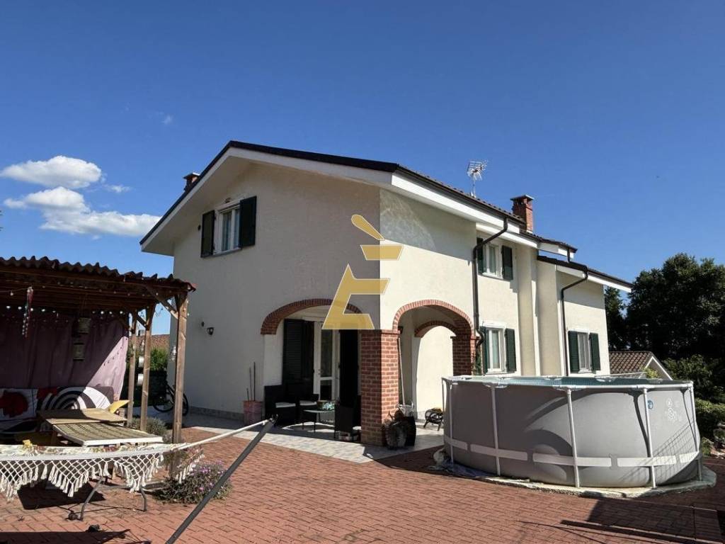 casa indipendente in vendita a San Paolo Solbrito