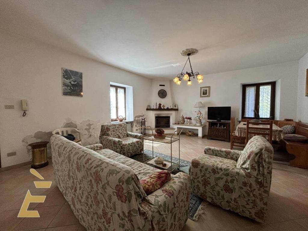 casa indipendente in vendita a San Paolo Solbrito