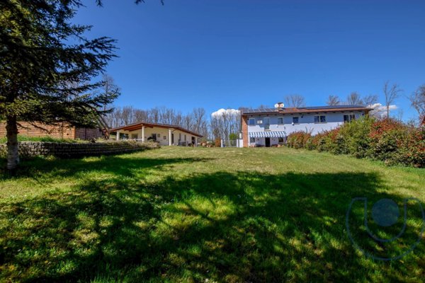 casa indipendente in vendita a San Paolo Solbrito