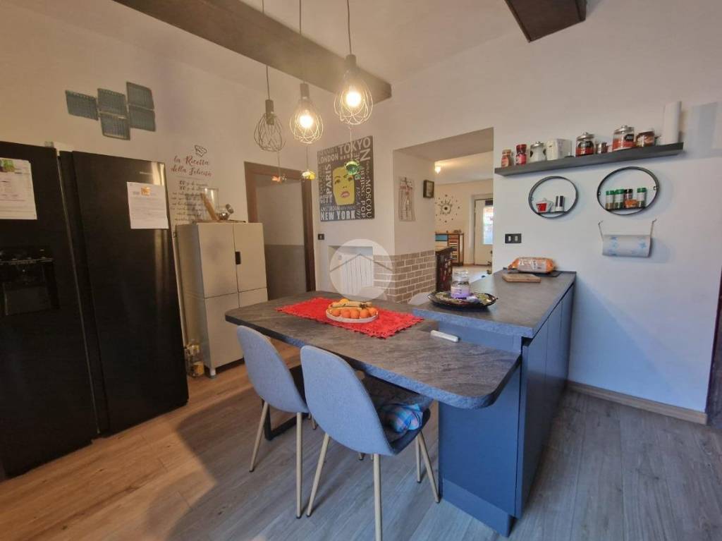 casa indipendente in vendita a San Paolo Solbrito