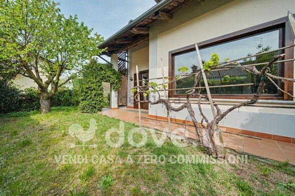 casa indipendente in vendita a San Paolo Solbrito