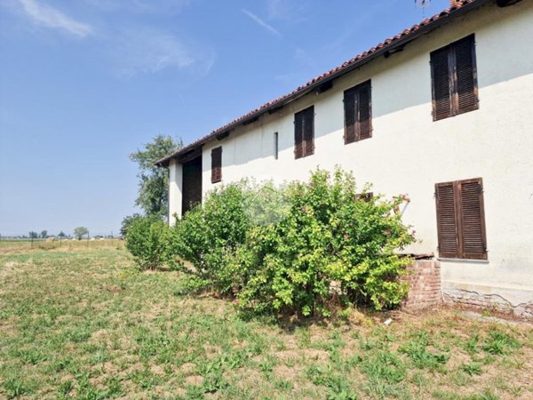 casa indipendente in vendita a San Paolo Solbrito