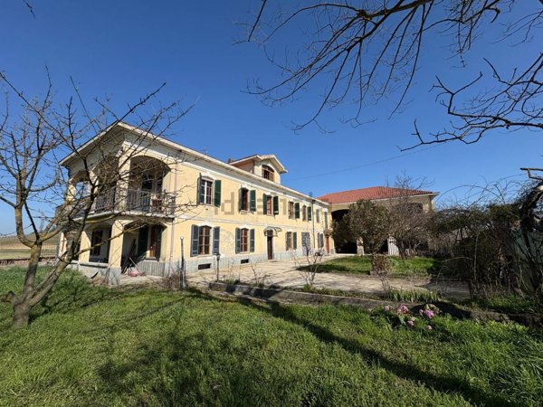 casale in vendita a Scurzolengo