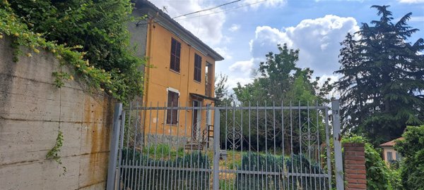 casa indipendente in vendita a Sessame in zona San Rocco