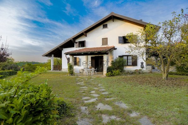 casa indipendente in vendita a Soglio