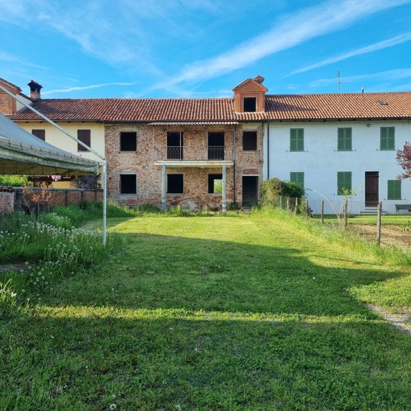 casale in vendita a Tigliole