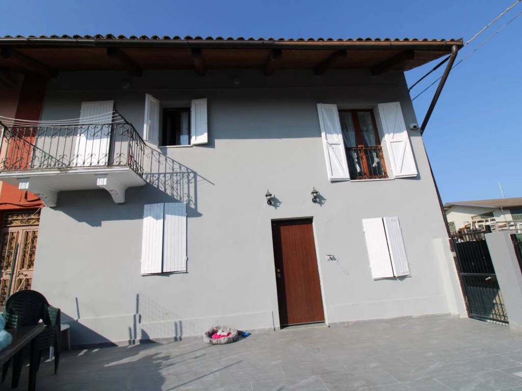 appartamento in vendita a Tigliole in zona Pratomorone