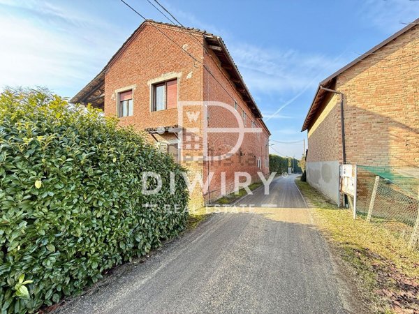 casale in vendita a Tigliole