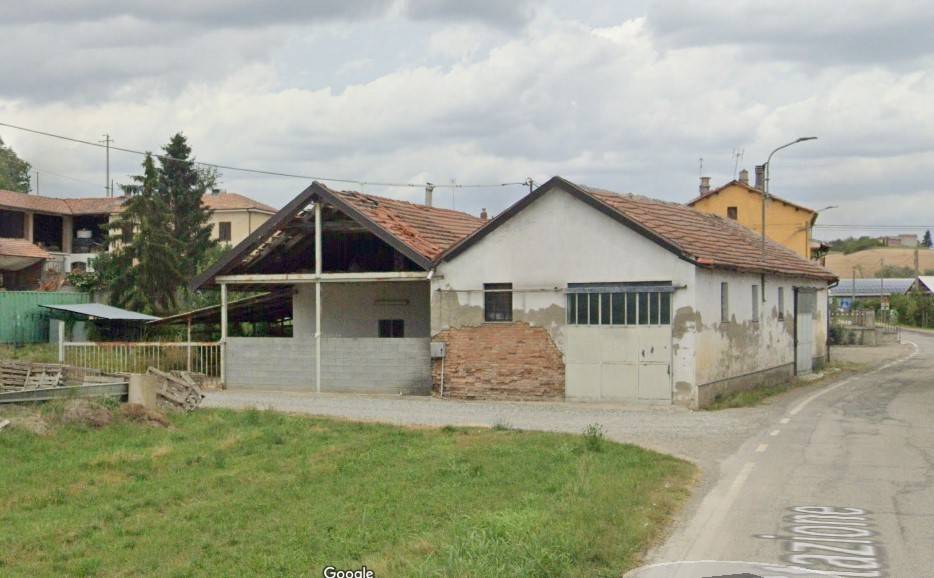 locale commerciale in vendita a Tonco in zona Stazione