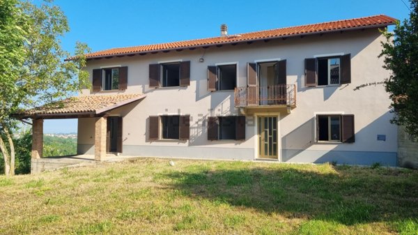 casa indipendente in vendita a Vaglio Serra