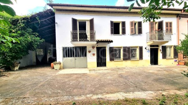 casa indipendente in vendita a Vaglio Serra