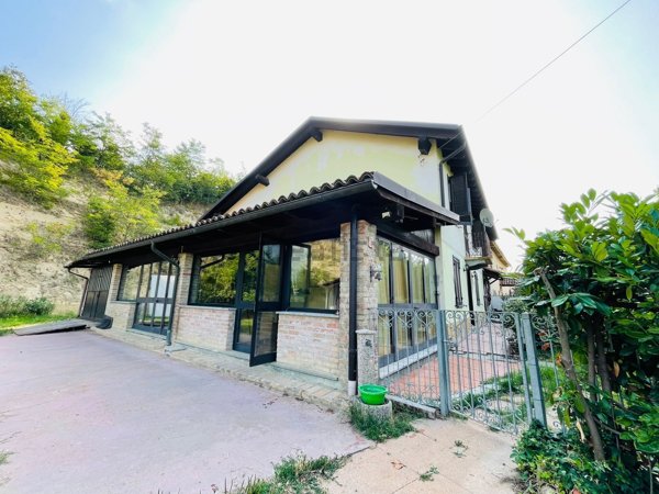 casa indipendente in vendita a Vaglio Serra