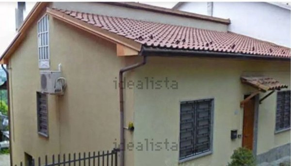 casa indipendente in vendita a Vaglio Serra in zona Saborello