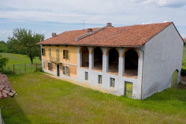 casa indipendente in vendita a Valfenera in zona Villata