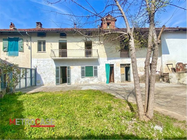 casale in vendita a Valfenera