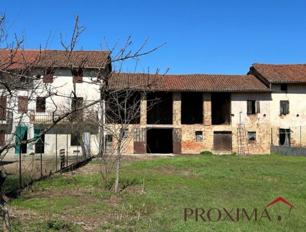 quadrivano in vendita a Valfenera