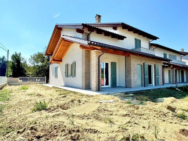 casa indipendente in vendita a Valfenera