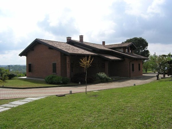 casa indipendente in vendita a Valfenera