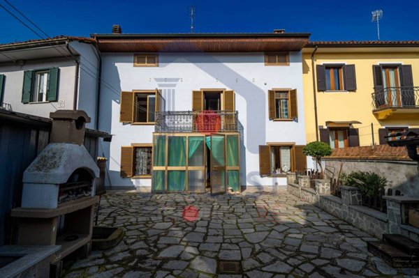 casa indipendente in vendita a Valfenera
