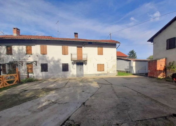 casa indipendente in vendita a Valfenera
