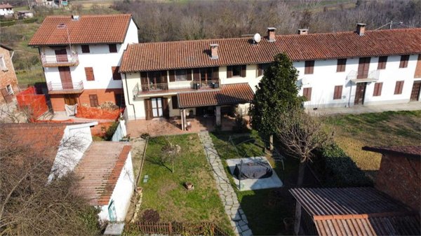 casa indipendente in vendita a Valfenera