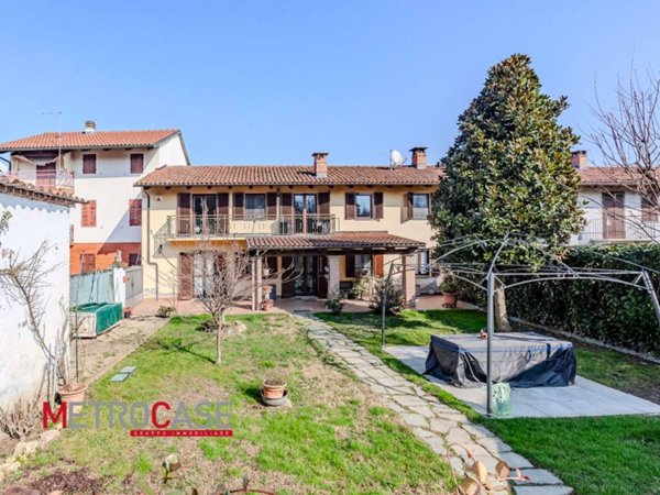 casa indipendente in vendita a Valfenera