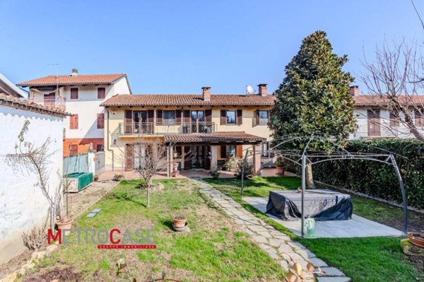 casa indipendente in vendita a Valfenera