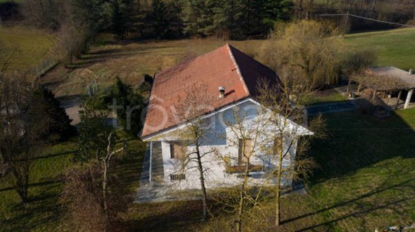 casa indipendente in vendita a Valfenera