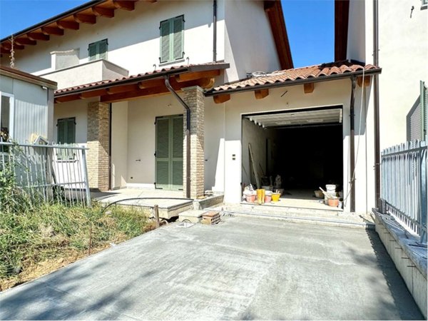 casa indipendente in vendita a Valfenera