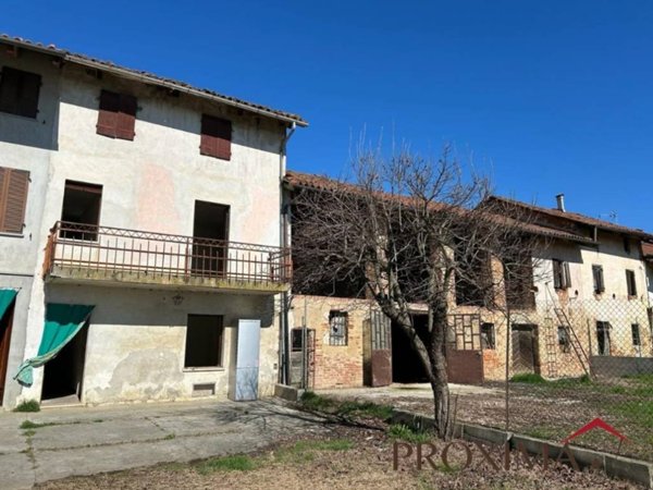 quadrivano in vendita a Valfenera