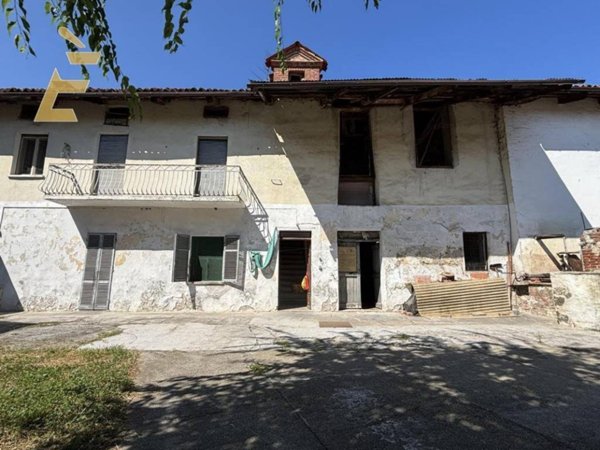 casa indipendente in vendita a Valfenera