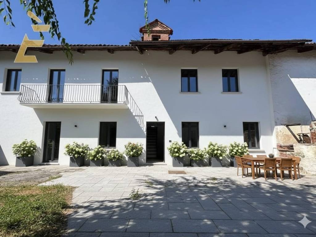 casa indipendente in vendita a Valfenera