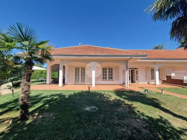 casa indipendente in vendita a Valfenera