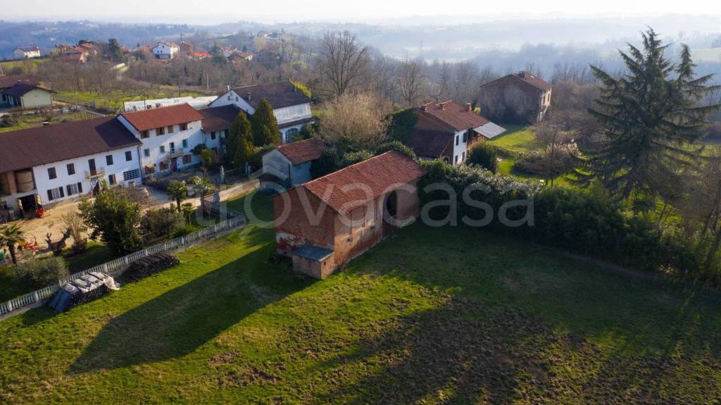 casa indipendente in vendita a Valfenera in zona San Sebastiano
