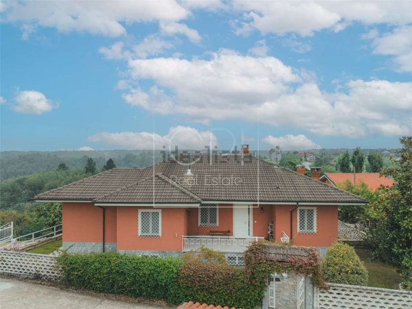 casa indipendente in vendita a Valfenera