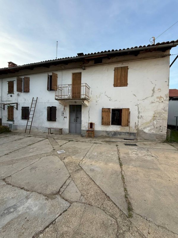 casale in vendita a Valfenera