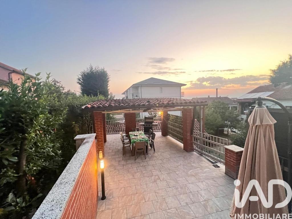 casa indipendente in vendita a Valfenera