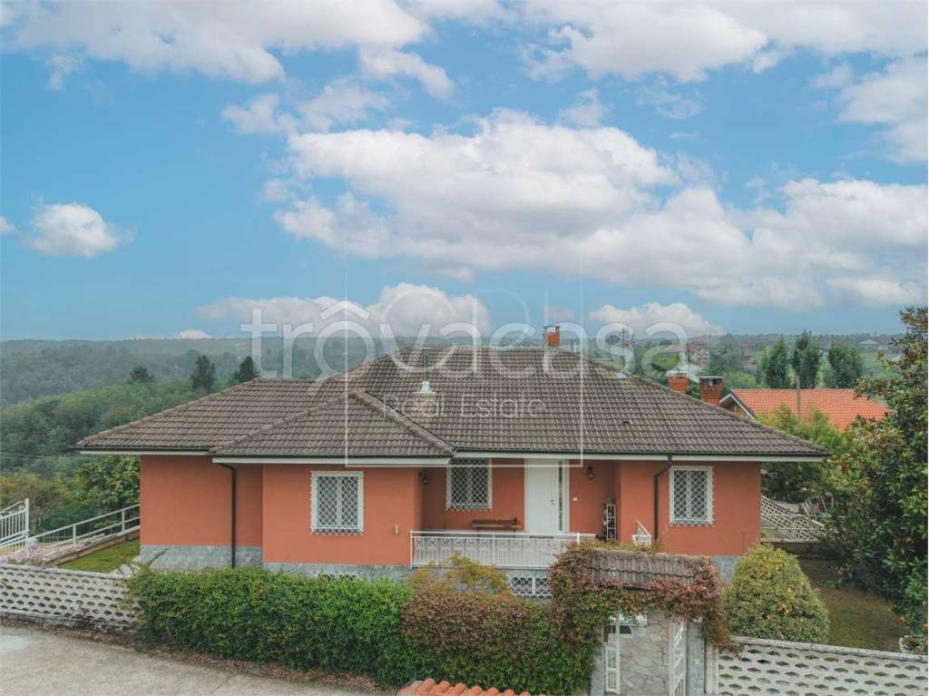 casa indipendente in vendita a Valfenera in zona Villata