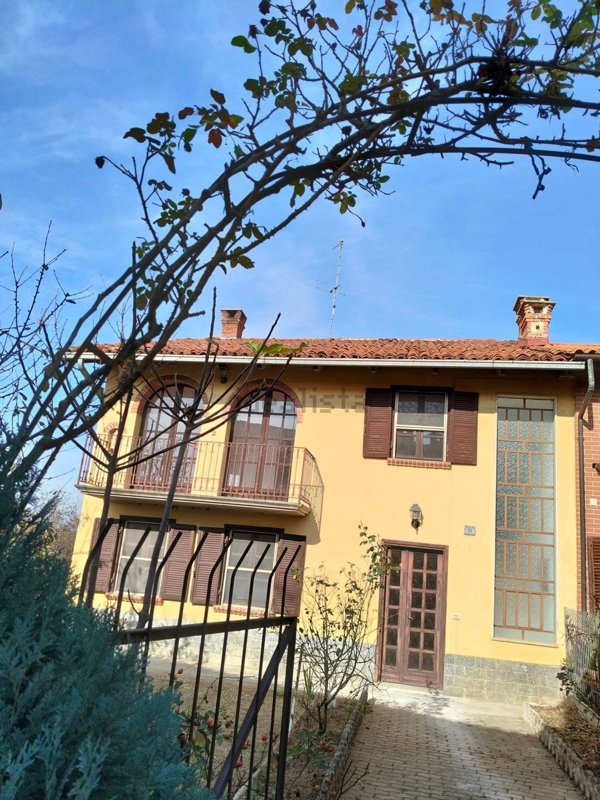 casa indipendente in vendita a Valfenera in zona Villata