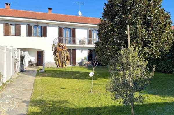 casa indipendente in vendita a Valfenera