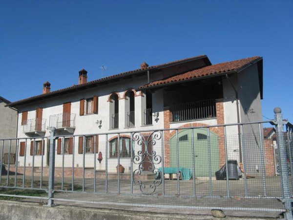 casa indipendente in vendita a Valfenera in zona San Sebastiano