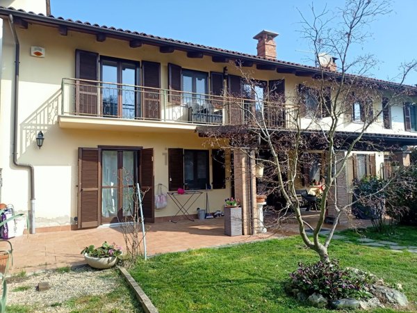 casa indipendente in vendita a Valfenera